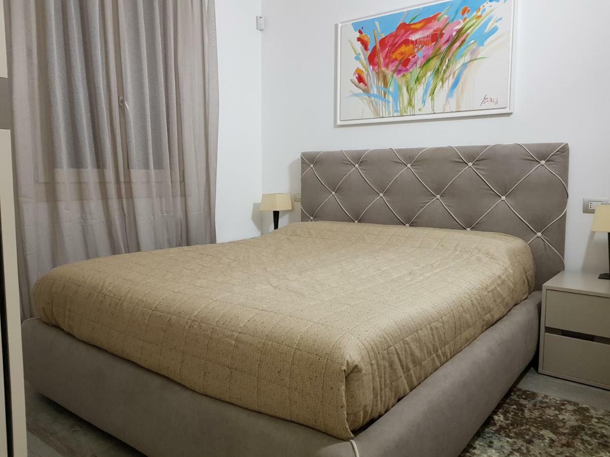 Luxury Apartments Beauty Gardens Сирмионе Экстерьер фото