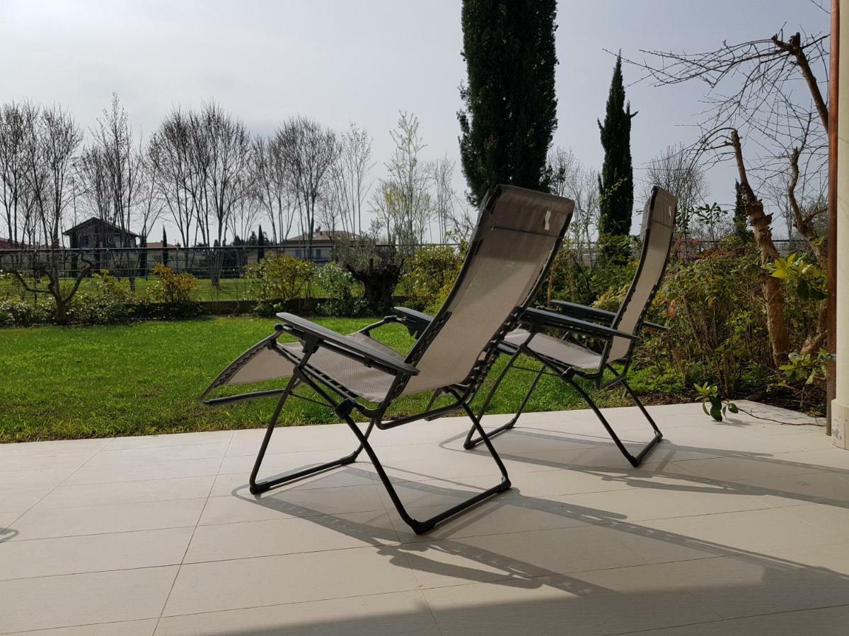 Luxury Apartments Beauty Gardens Сирмионе Экстерьер фото