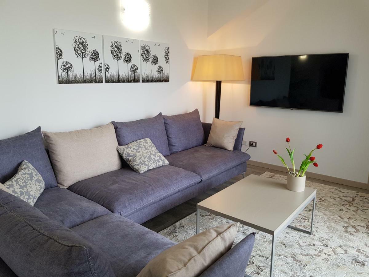 Luxury Apartments Beauty Gardens Сирмионе Экстерьер фото
