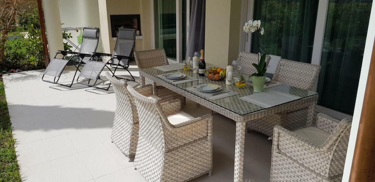 Luxury Apartments Beauty Gardens Сирмионе Экстерьер фото